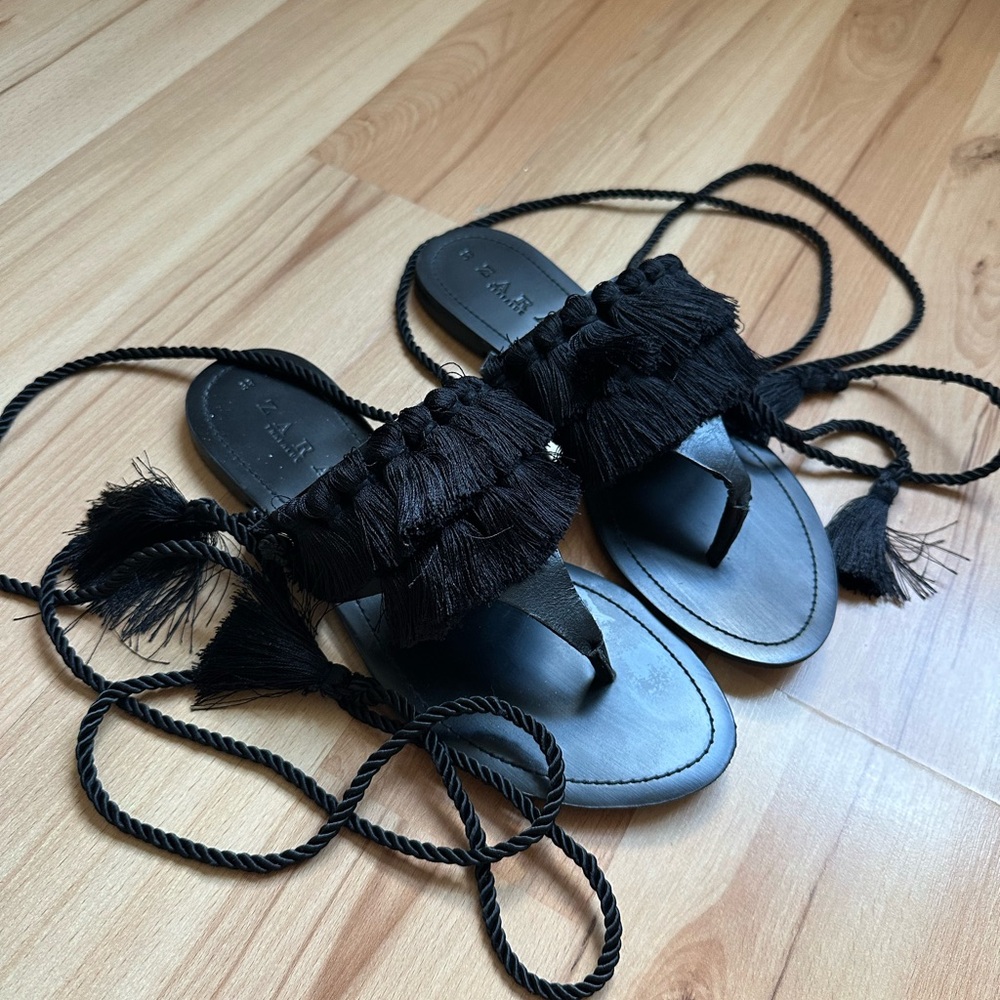 Zara black wrap up leather sandals, flat shoes